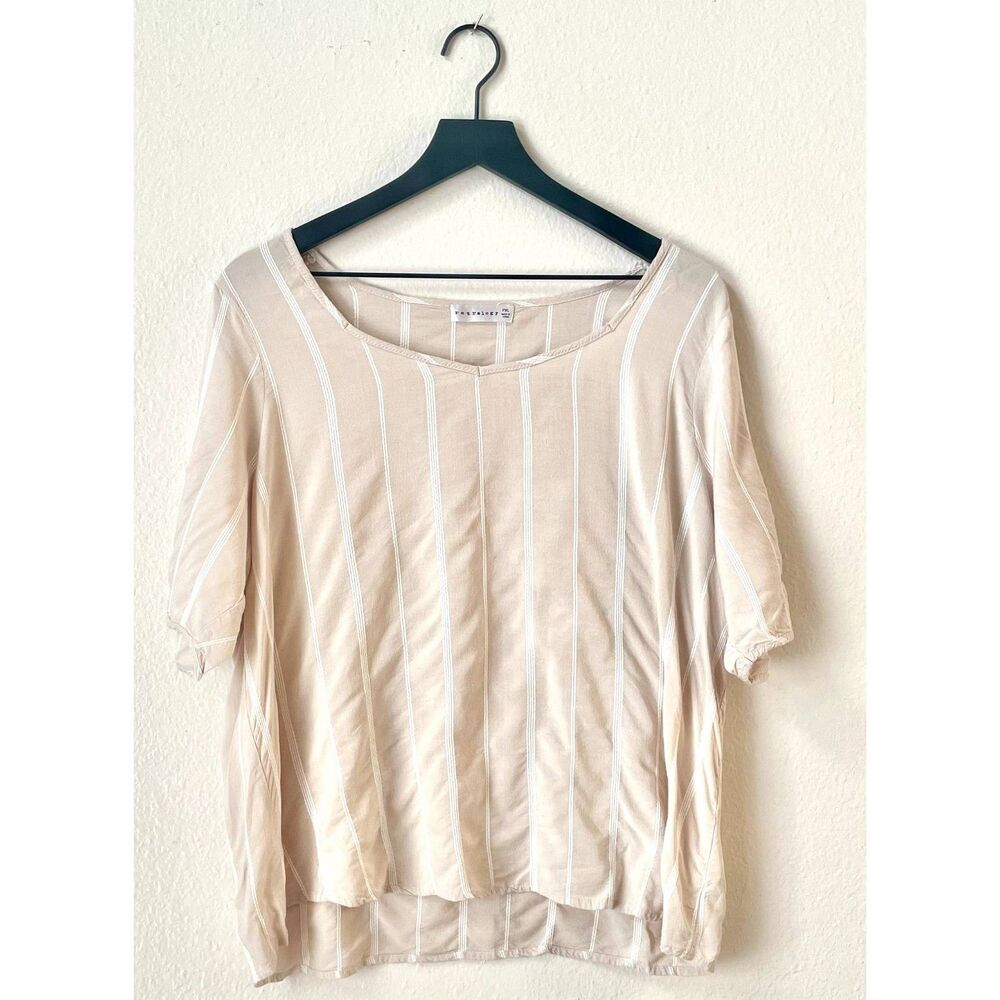 Retrology Cold Shoulder Oxford Tan Top with Silver Rings Size PXL
